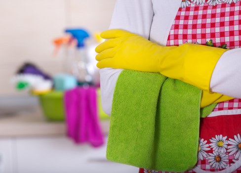 Professional curtain cleaning service for Harringay homes near busy local streets
